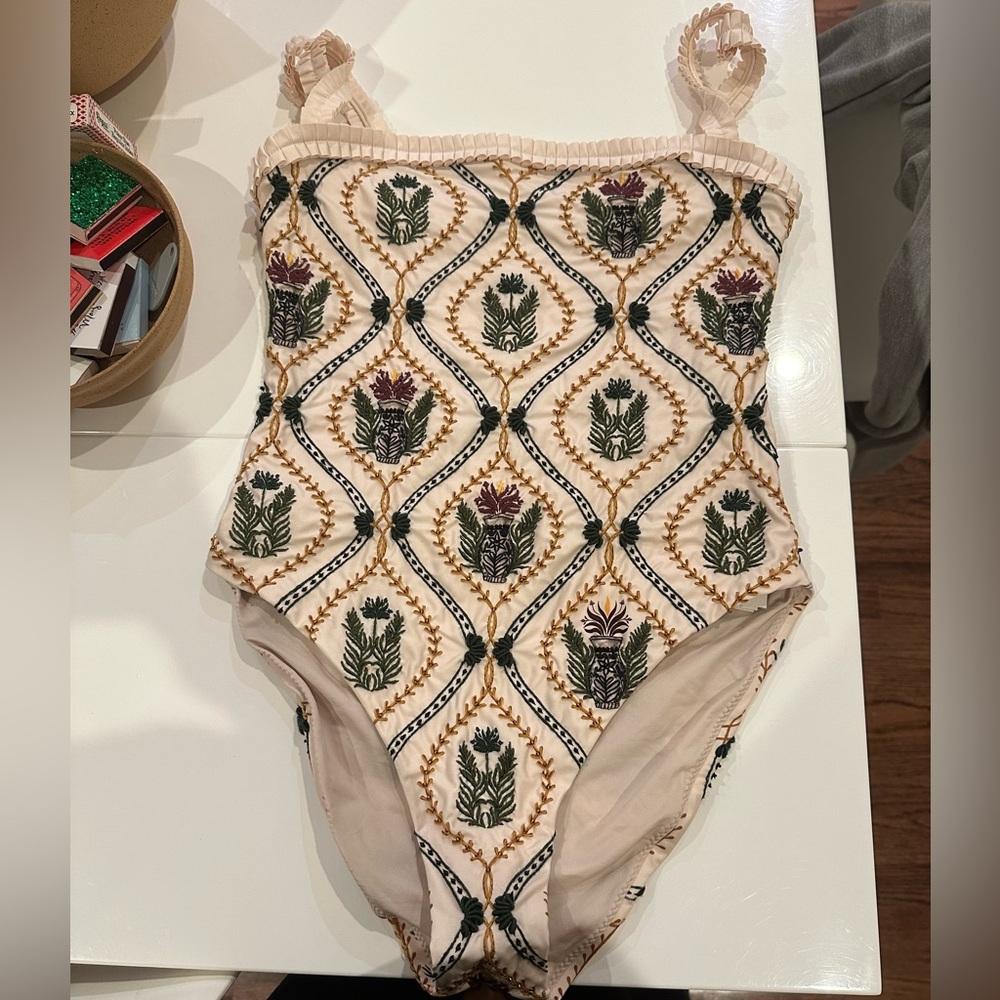 Agua Bendita Jarron One-Piece